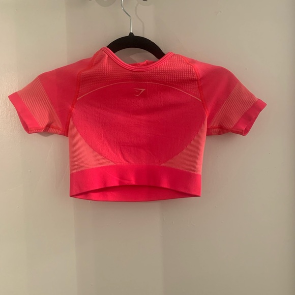 Gymshark ultra seamless crop top size small new with tags neon pink - Picture 1 of 3